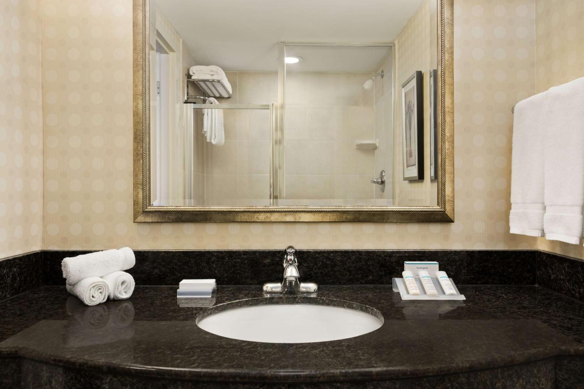 Hilton Garden Inn Toronto/Vaughan Extérieur photo